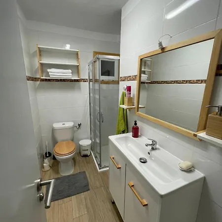 Ed Monica アパート サロウ